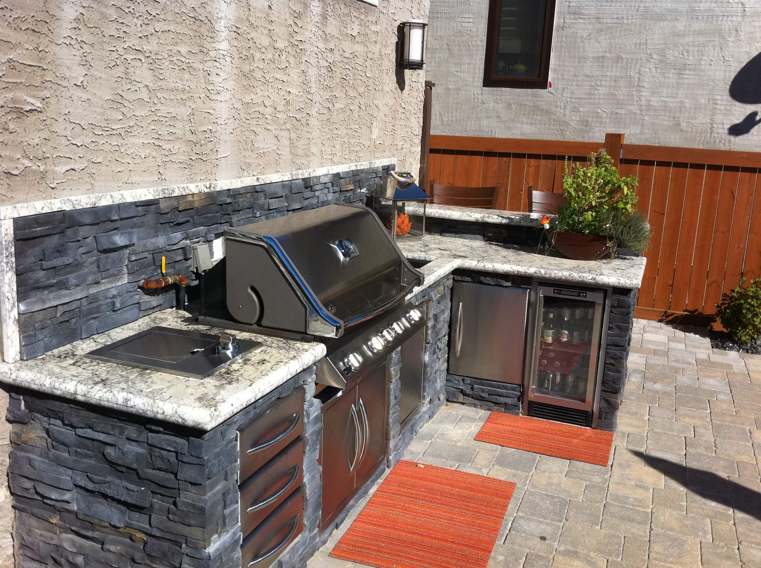 Outdoor Kitchens | Viking Landscaping